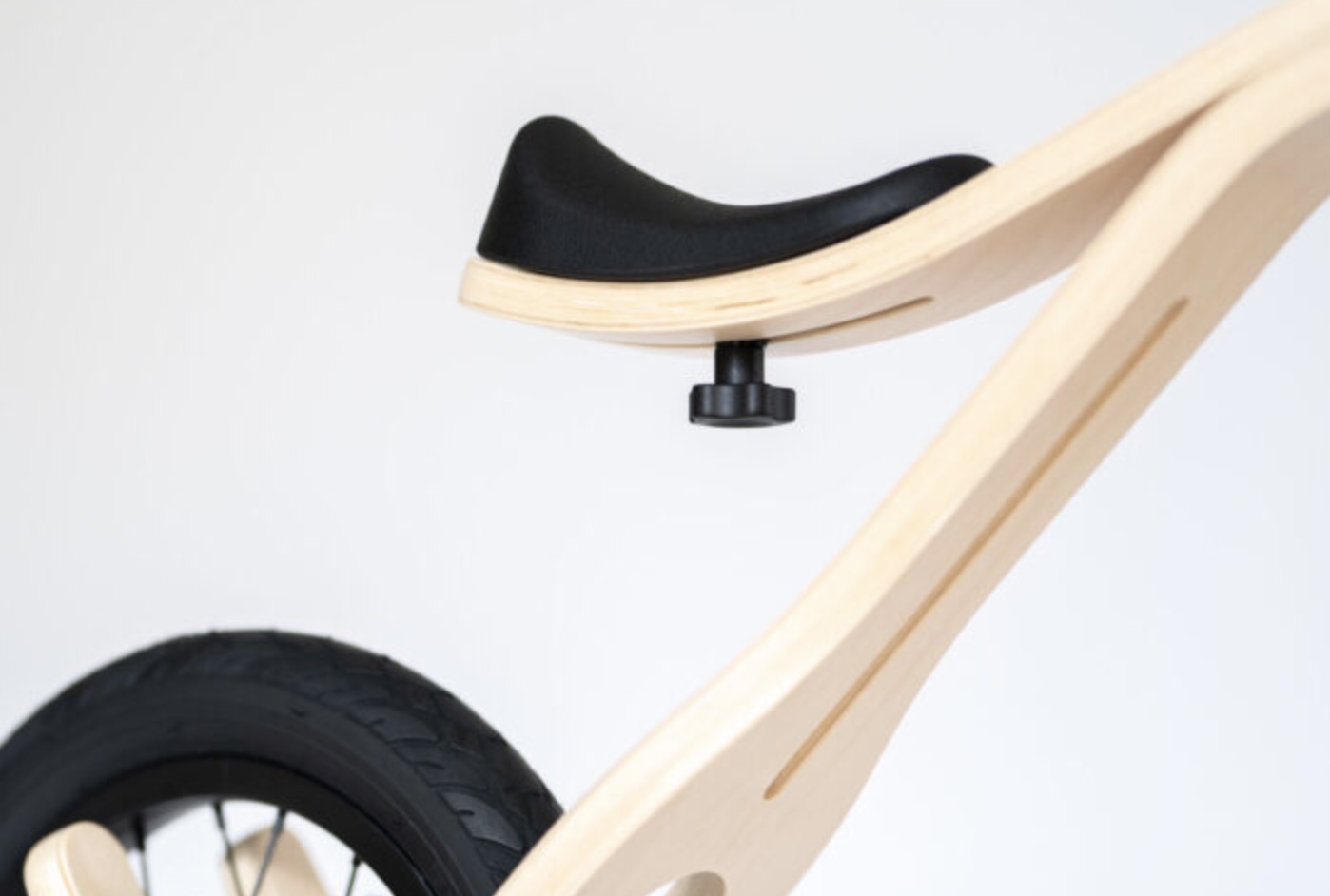 Laufrad aus Holz von leg&go – Balanced Kids